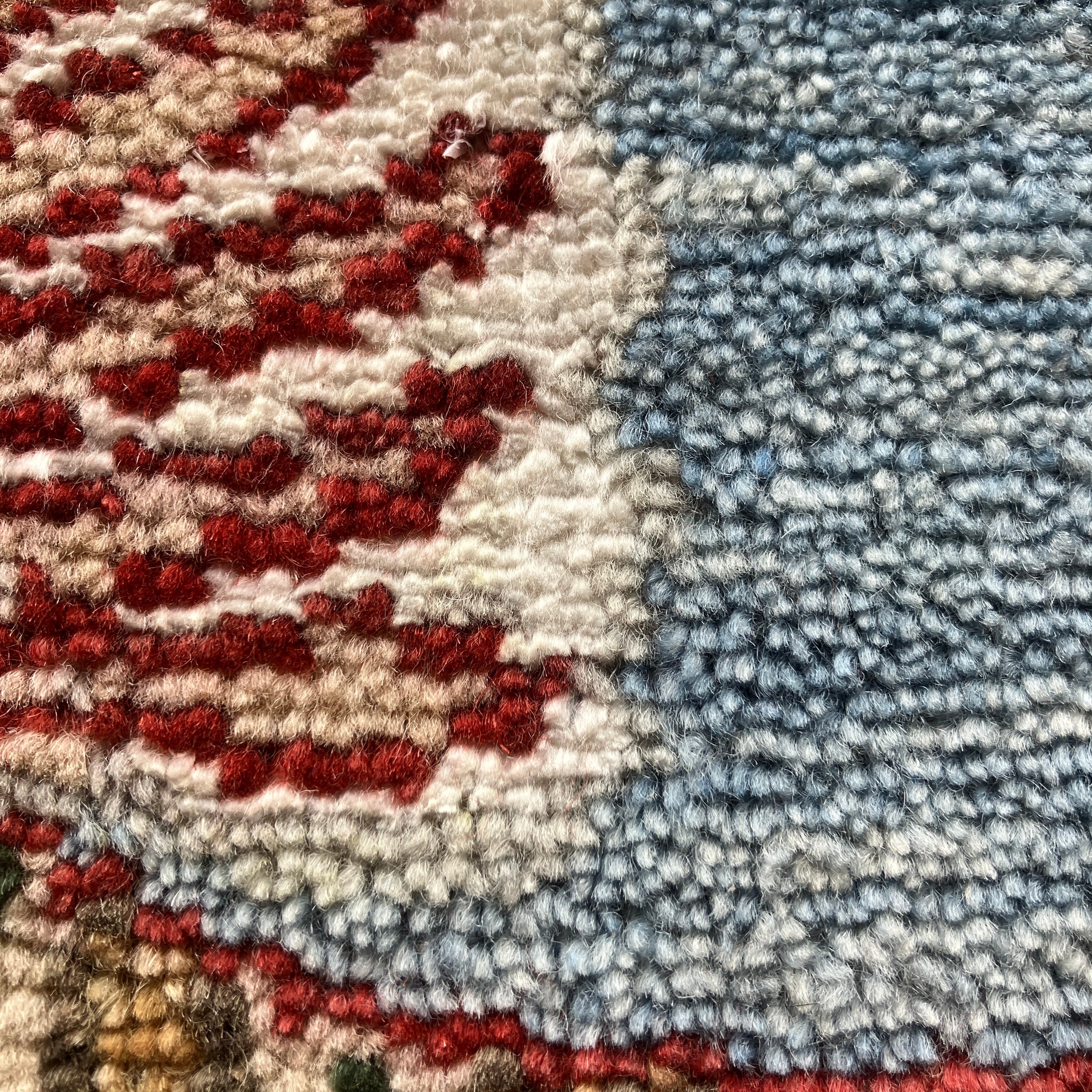 Nomad Collection - 2' 02" x 3' 01" (2'x3') Mat - Small Mouth Bass Fish Mat - Blue - Hand Knotted Wool Mat