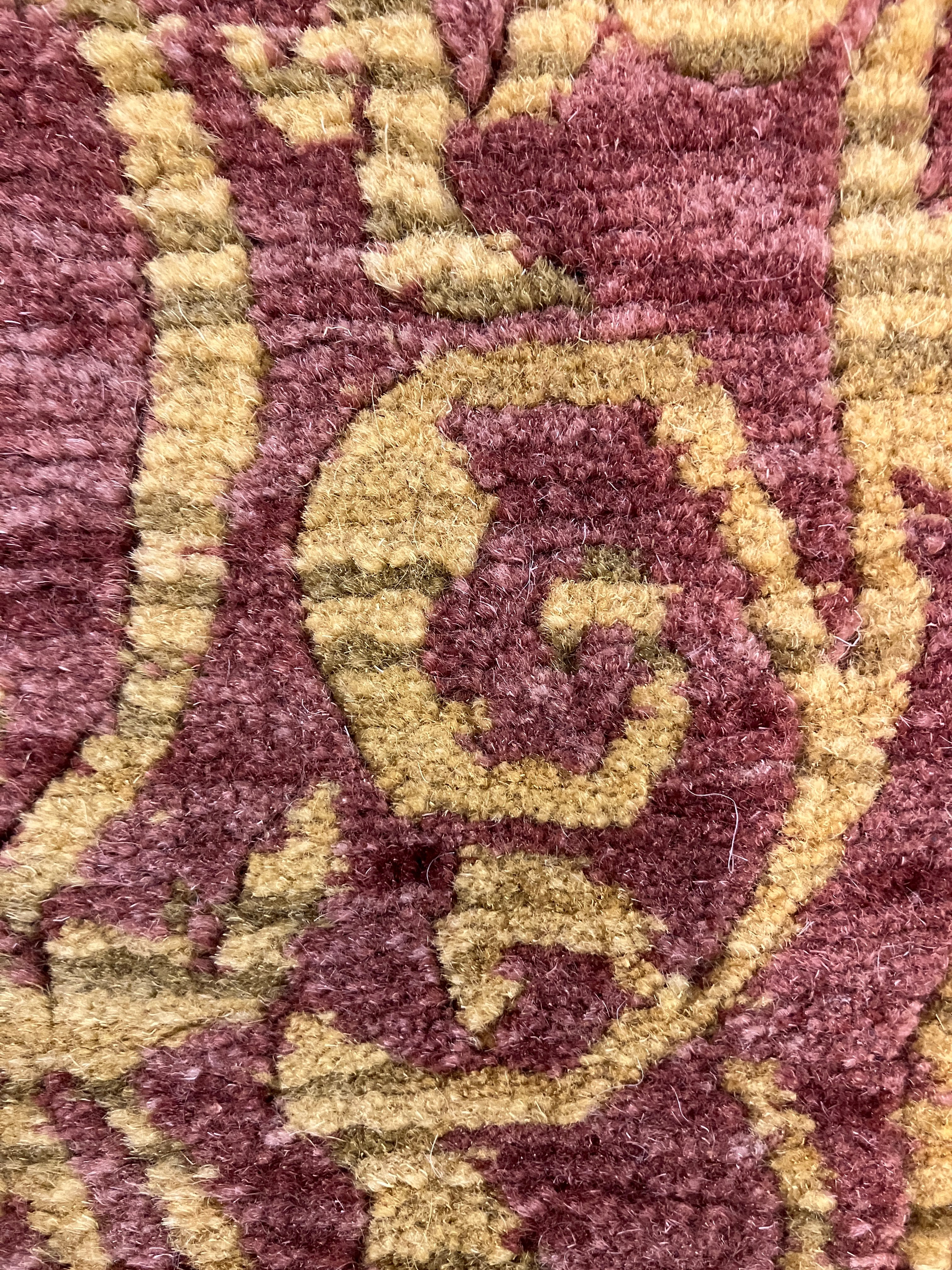 Tibetano Collection Wool - 7' 10" x 8' 03" - Plum & Gold - Wool Contemporary Modern Area Rug - Damask Tibet Nepal Rug