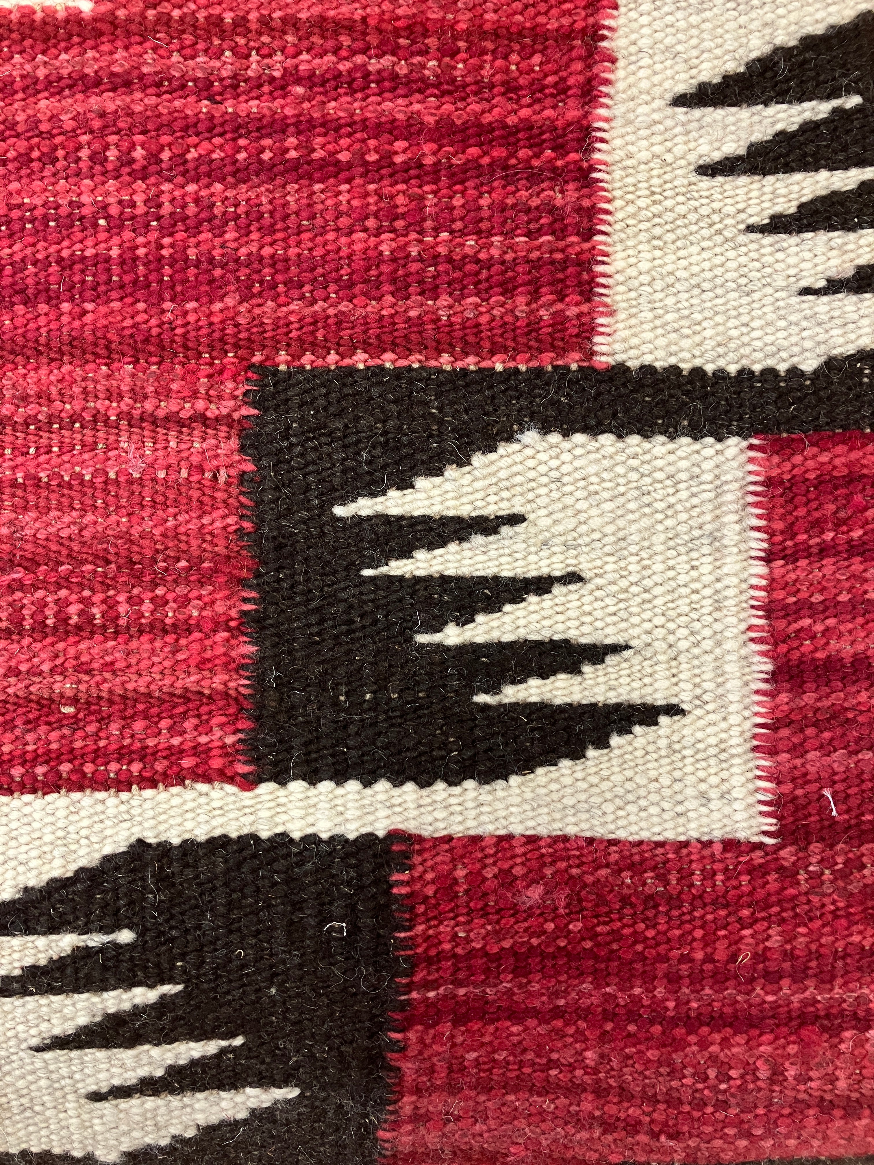 Santafe Collection - 3'x5' 5'x8' 6'x9' 8'x10' 9'x12' 10'x14' - Red White Black - Hand Woven Flat Weave Rug - Southwestern Tribal Rug
