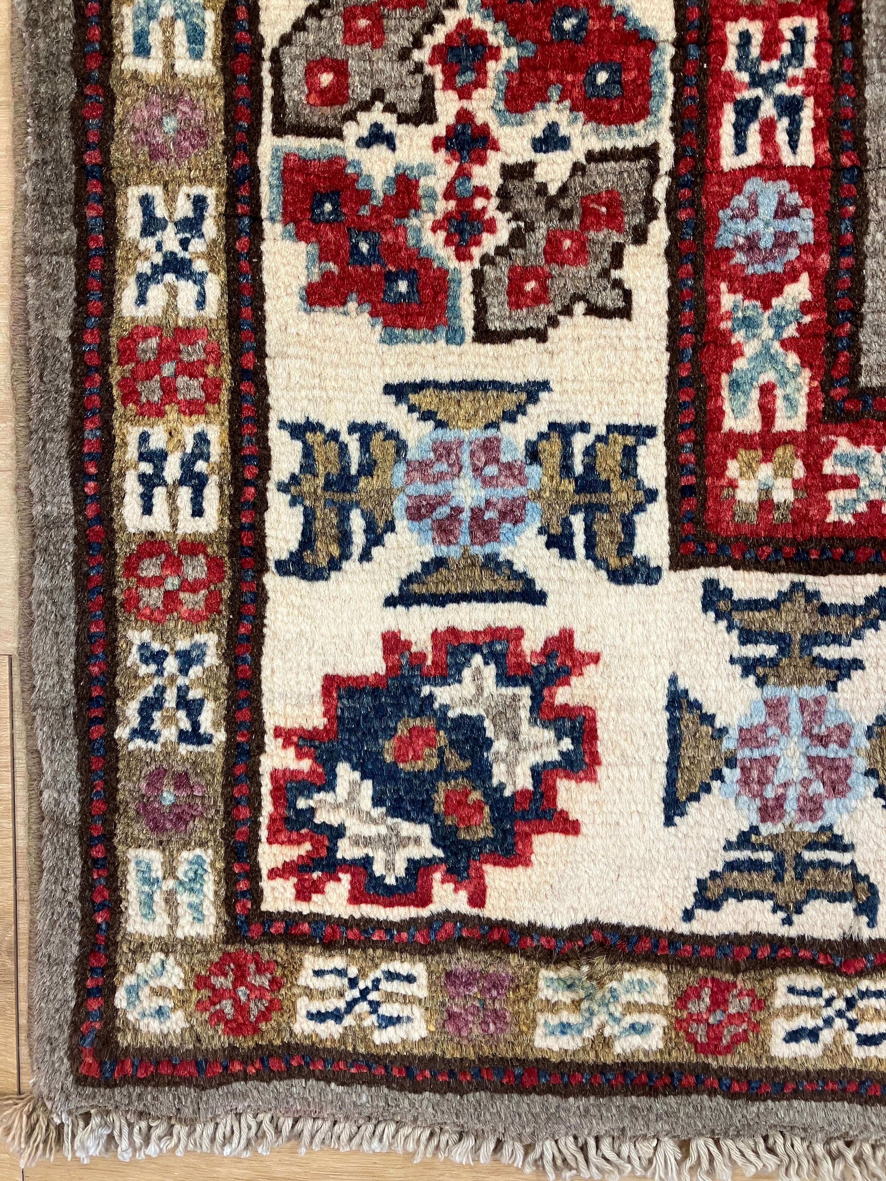 Kazak - 4' 02" x 5' 10" - Grey Ivory Red Blue - Hand Knotted Wool Traditional Classic Kazak Rug