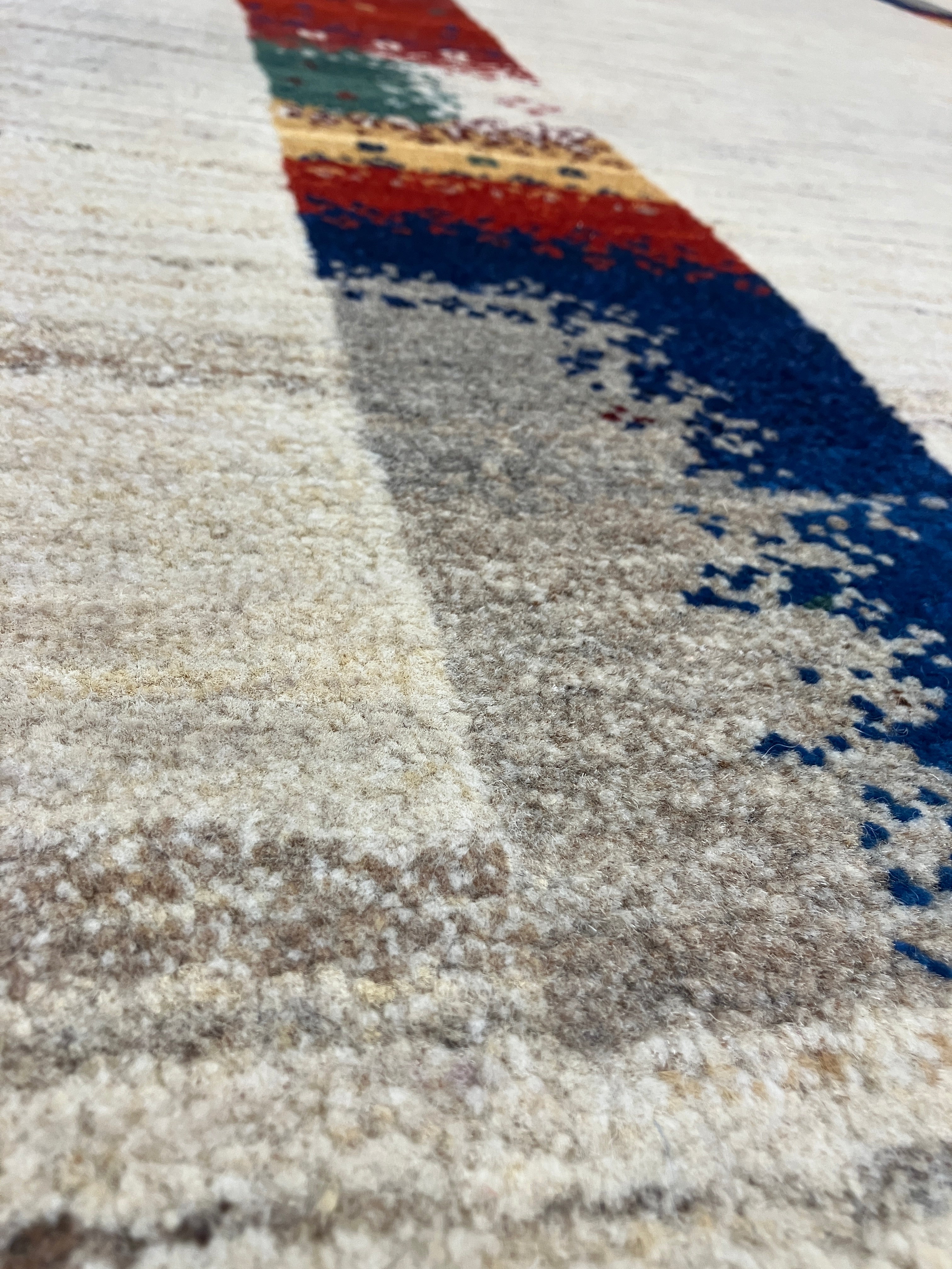 Persian Lori Gabbeh - 4' x 6' - Ivory Beige Multicolor - Hand Knotted Tribal Style Wool Rug