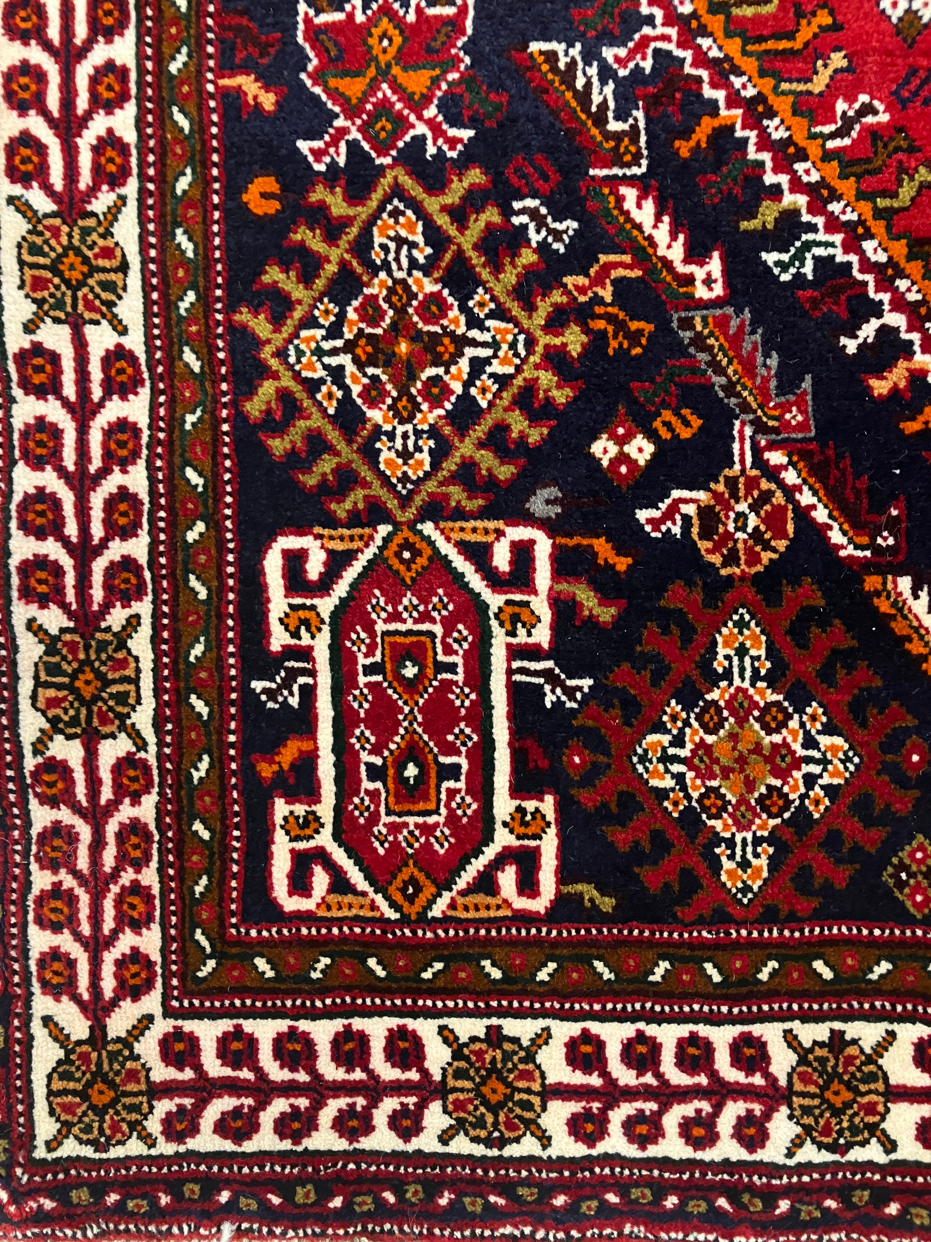Persian Ghashgai - 4' 03" x 6' 05" - Red Blue Ivory Multicolor - Hand Knotted Classic Traditional Ghashgai Wool Rug