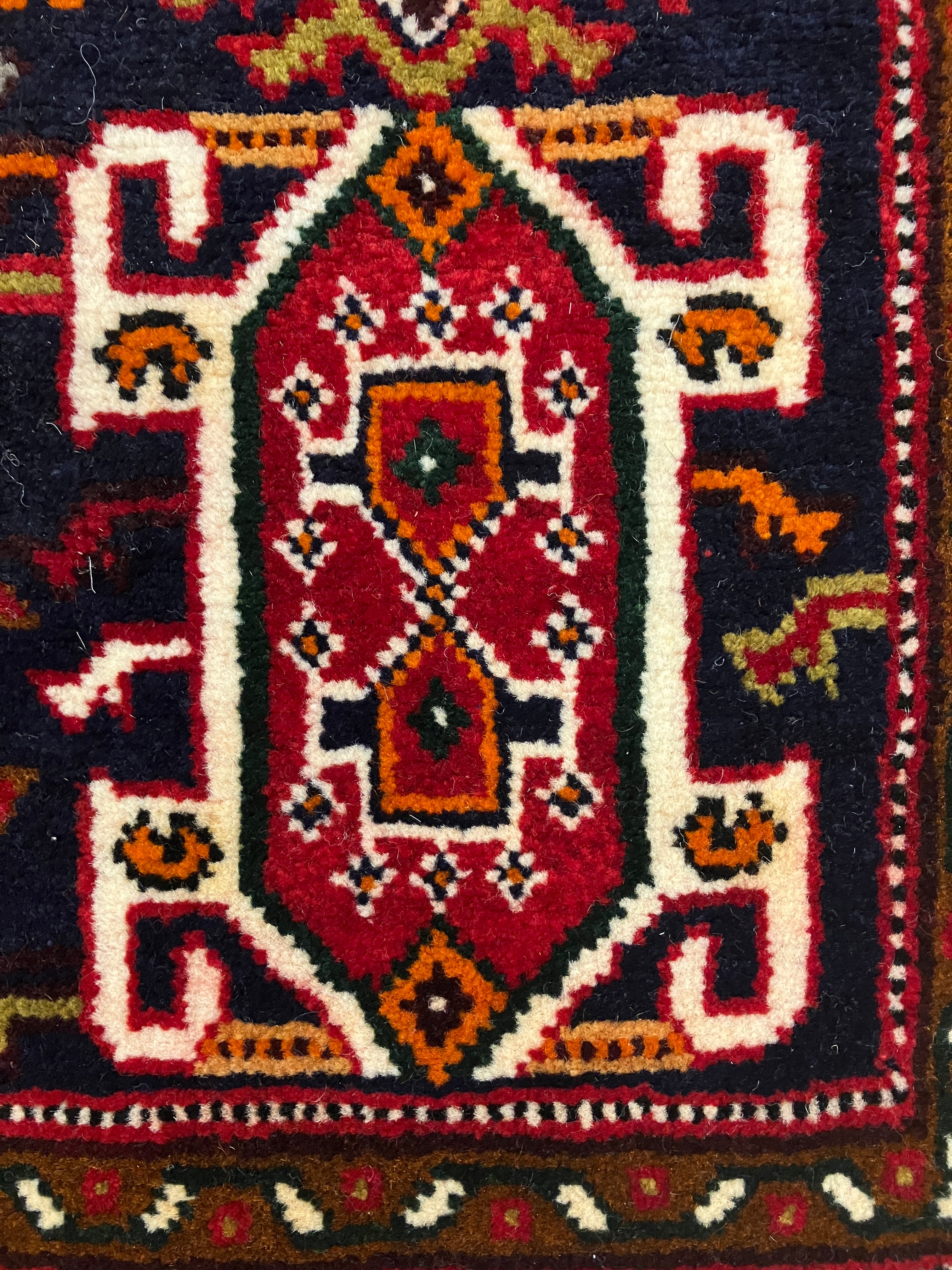 Persian Ghashgai - 4' 03" x 6' 05" - Red Blue Ivory Multicolor - Hand Knotted Classic Traditional Ghashgai Wool Rug