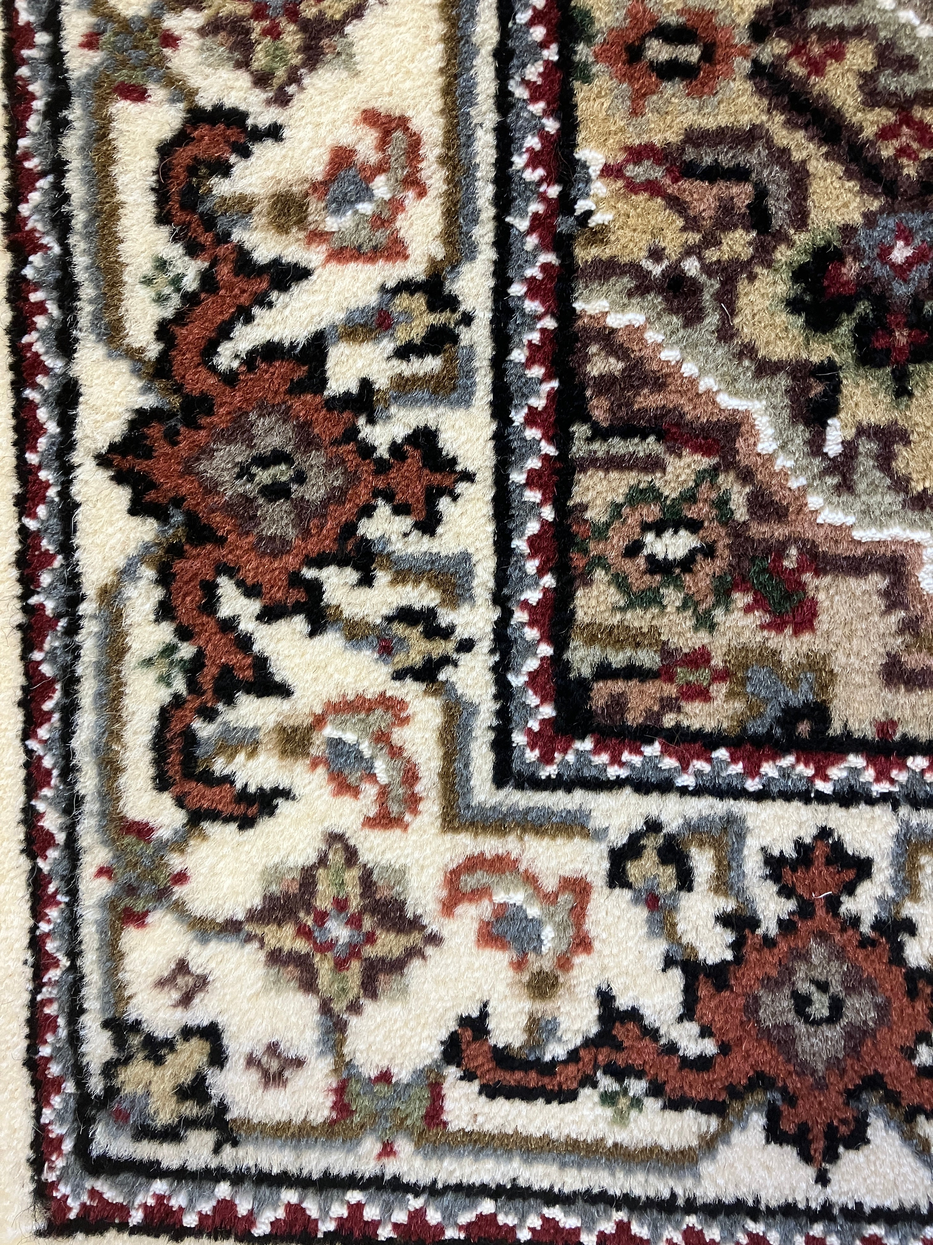 Fine Bidjar - 2' x 3' Rug - Ivory, Black & Red - Hand Knotted Traditional Classic Wool Rug