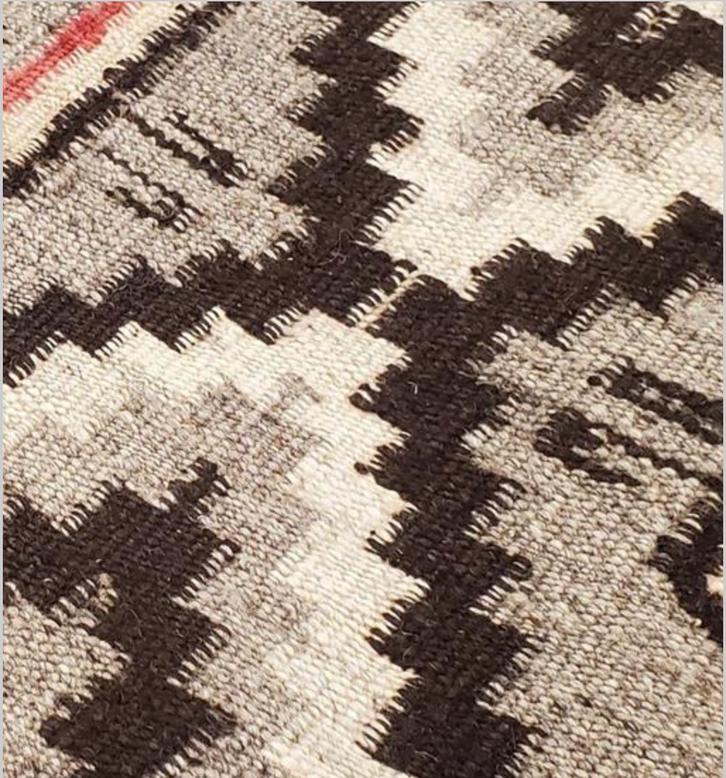 Santafe Collection - 5' 03" x 8' 00" Rug - Grey White Black Red - Hand Woven Flat Weave Rug - Southwestern Tribal Area Rug